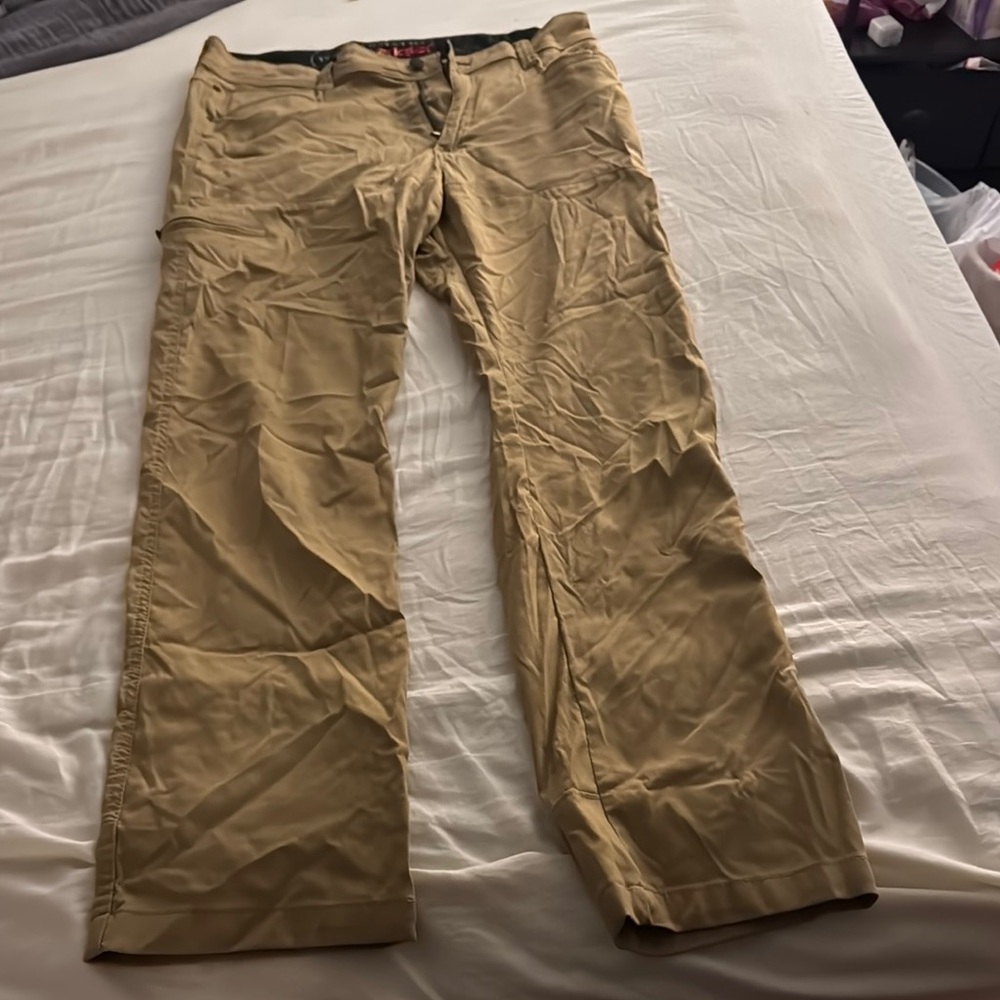 Wrangler Tan Chinos Classic Straight-Leg.           36x32